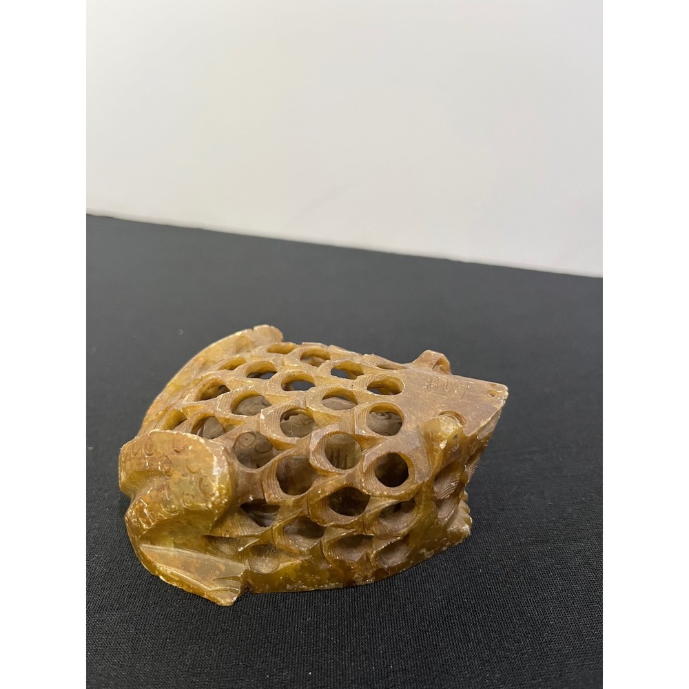 Vintage Hand Carved Soapstone Reticulated Frog Figurine Made in India 3.5 Inch - Picture 2 of 7
